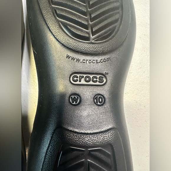 Crocs Iconic Comfort Olivia II Women 10 Black Slingback Toe Detail Slip on Flats - Picture 8 of 8